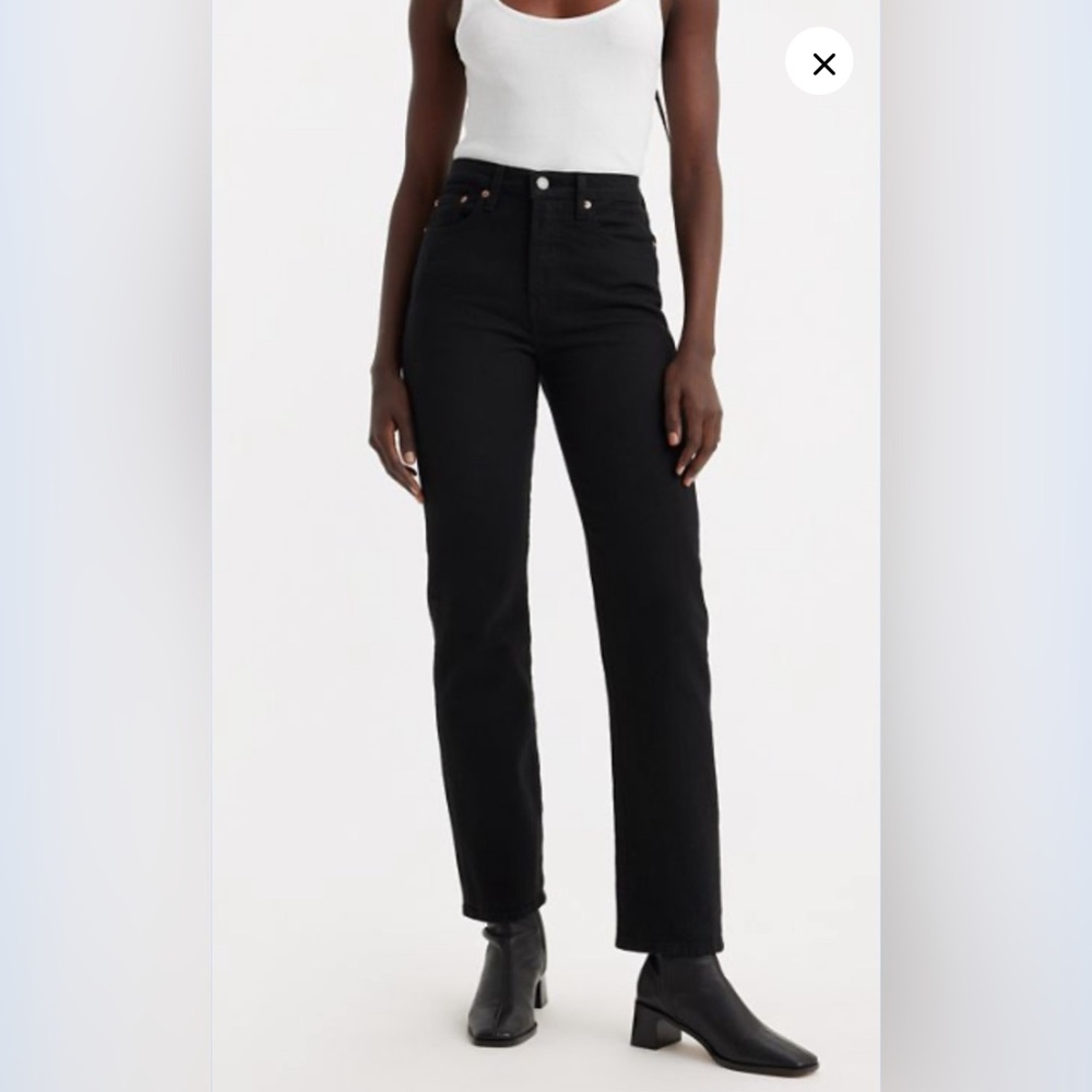 Levi’s Wedgie Straight Ankle Distressed Black Jeans